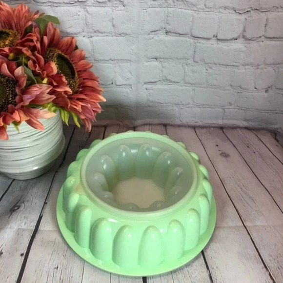 Vintage Tupperware JEL RING set - Picture 5 of 5